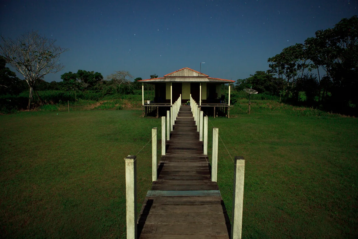 aaron+chervenak+river+house+amazon+pier+lifestyle+brazil+riberinho+night.jpg