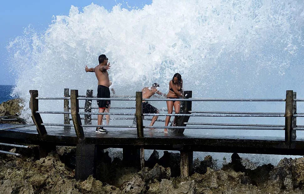 Catch The Waterblow At Nusa Dua Bingin Beach Catch The Waterblow At Nusa Dua Bingin Beach