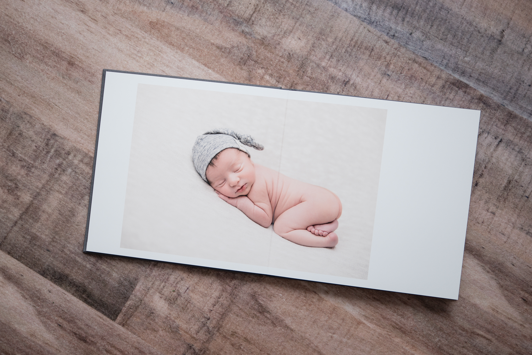 custom-album-newborn 8.jpg