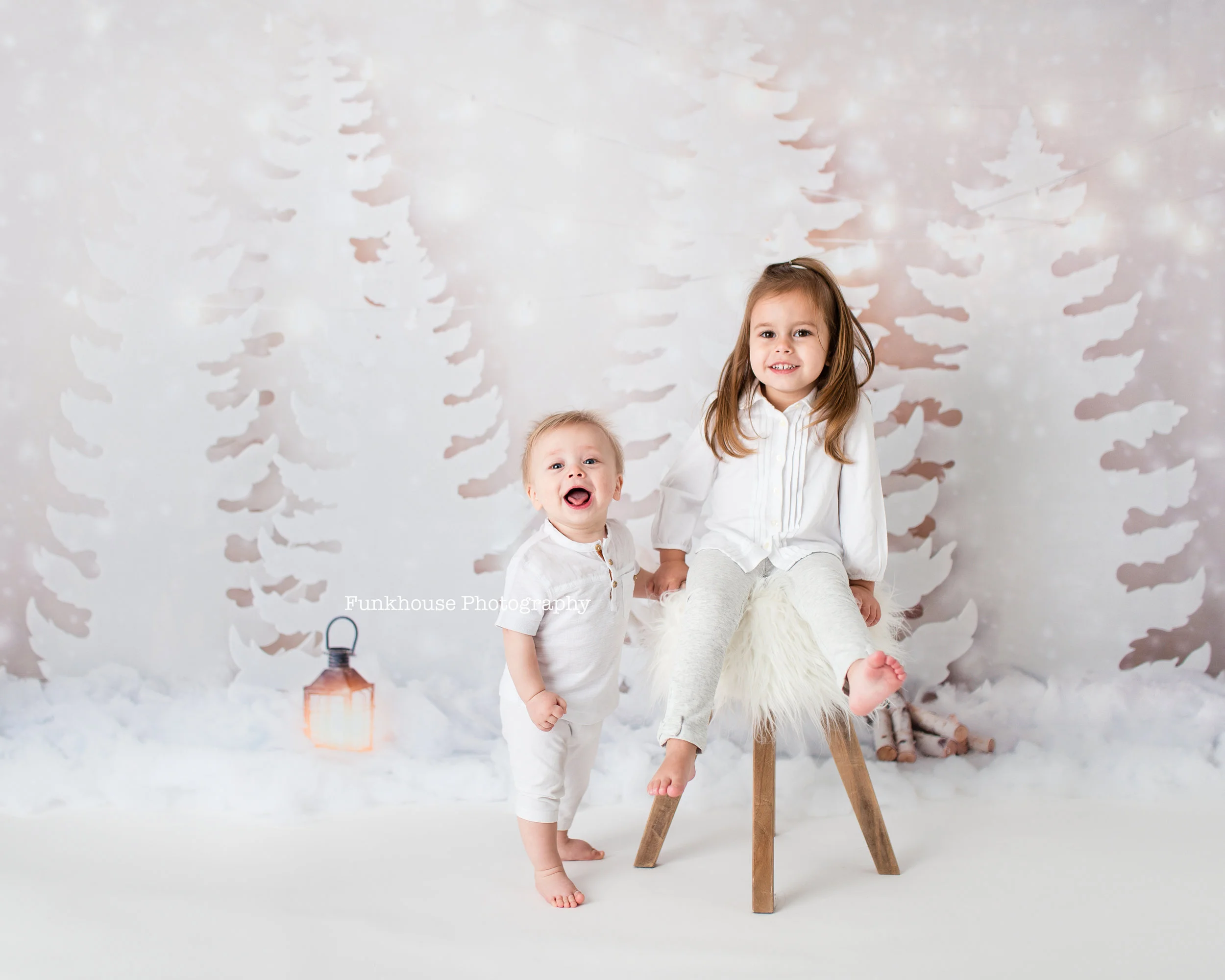 Holiday Mini Photography Sessions at the Funkhouse Photography Studio in Gaithersburg