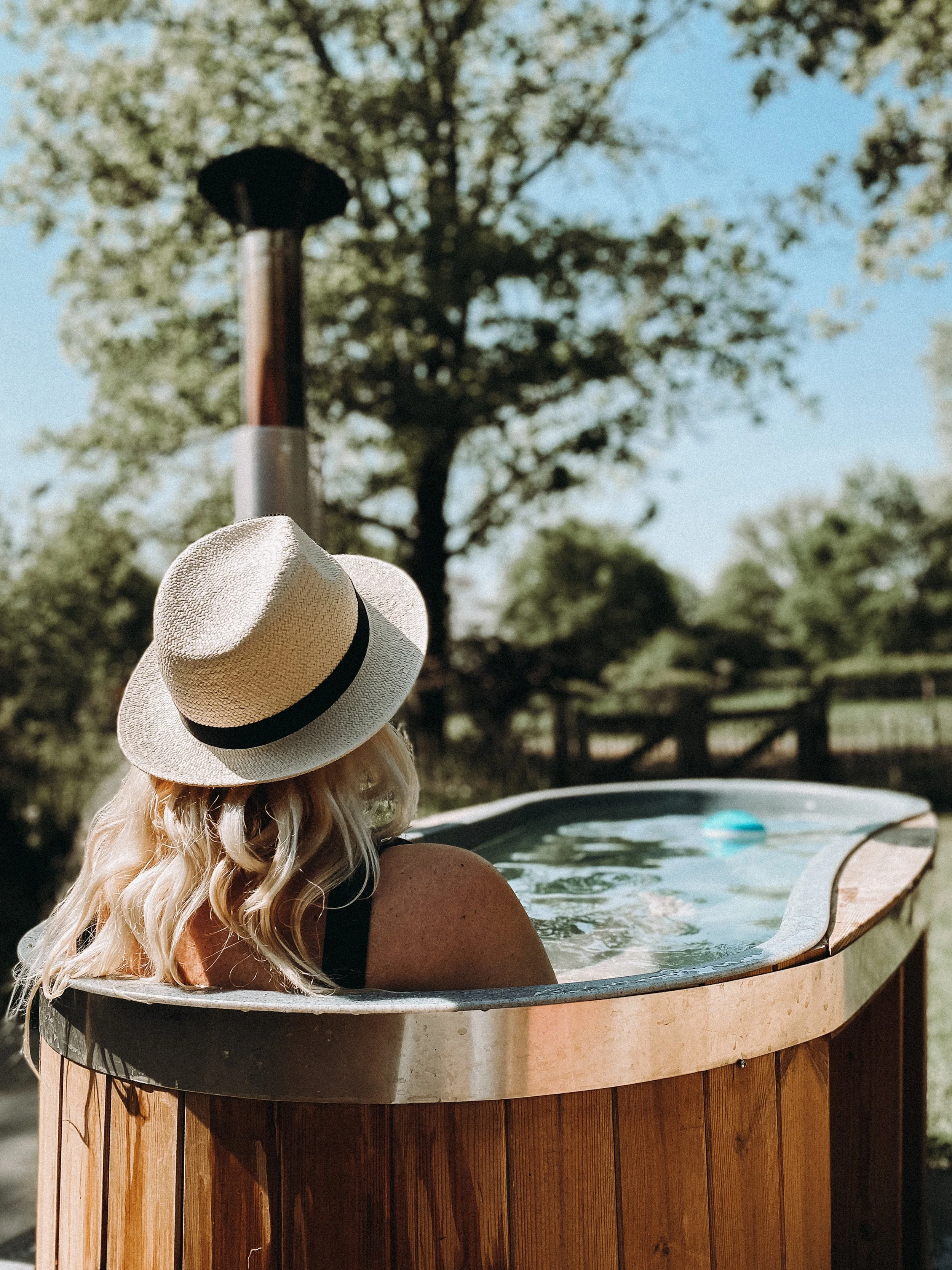 hottub tinyhotel.JPG