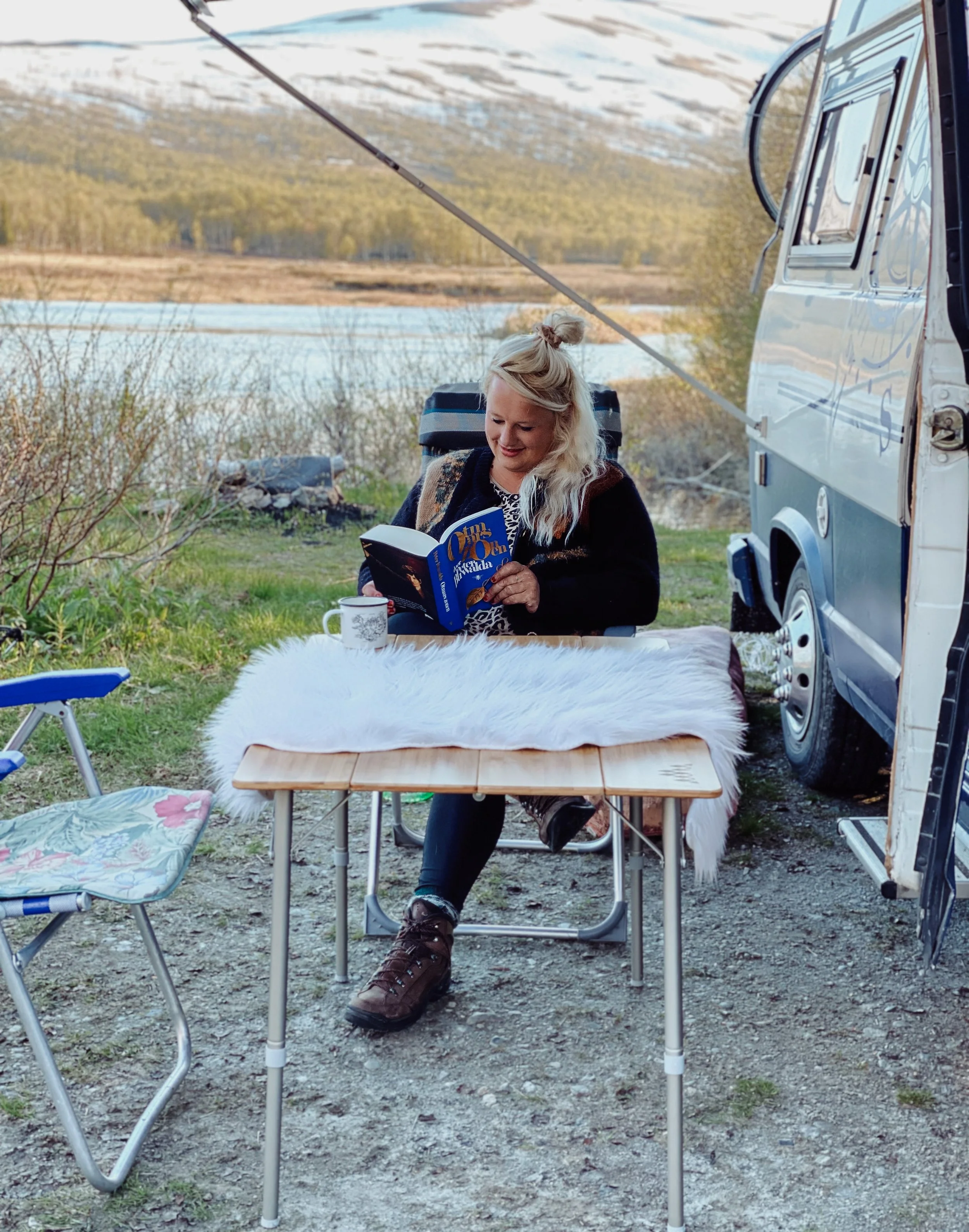 kampeertafel camper.JPG
