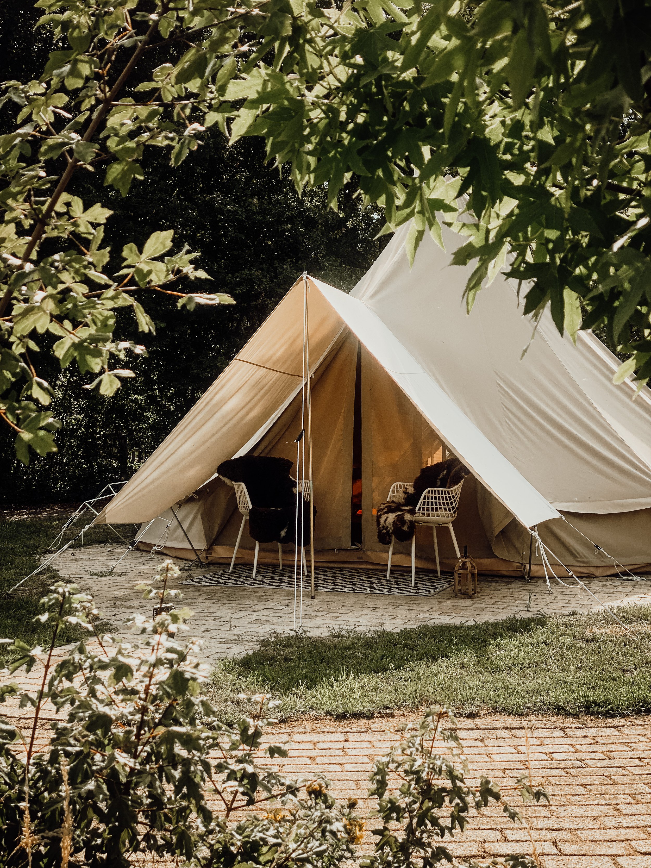 Slapen in de Bell Experience | Glamping bij Mini-boerderijcamping Campeerd