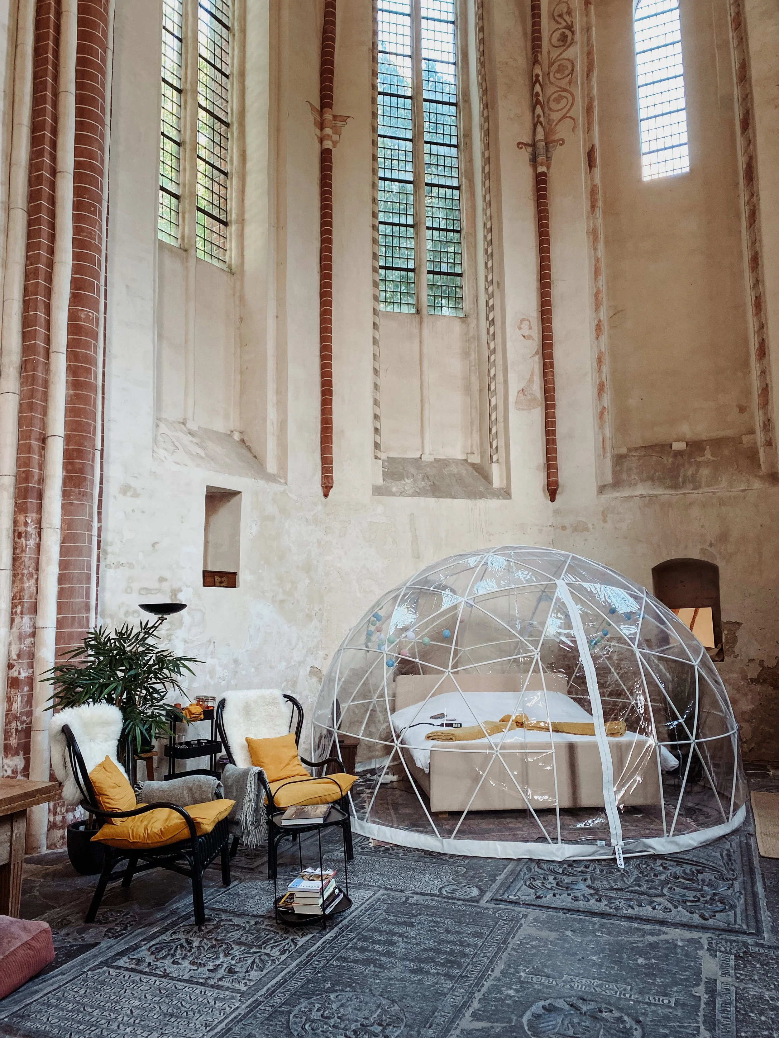 Slapen in de kerk van Noordbroek | Overnachten met Heilige Nachten