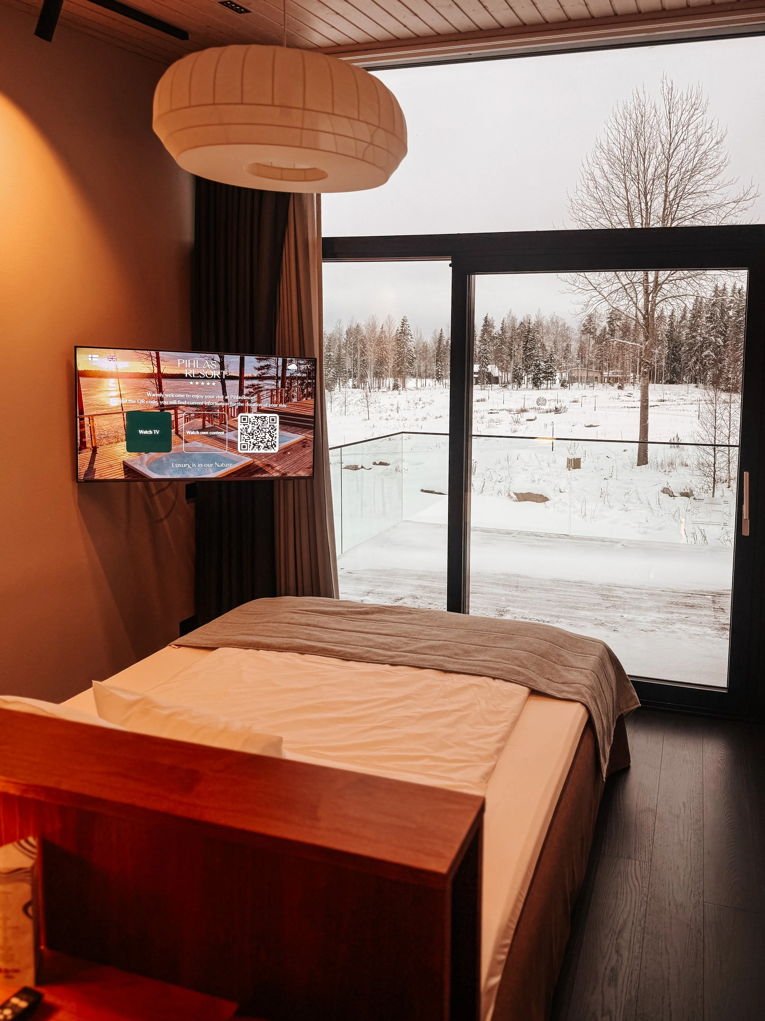 pihlas-resort-finland-view-bed.JPG