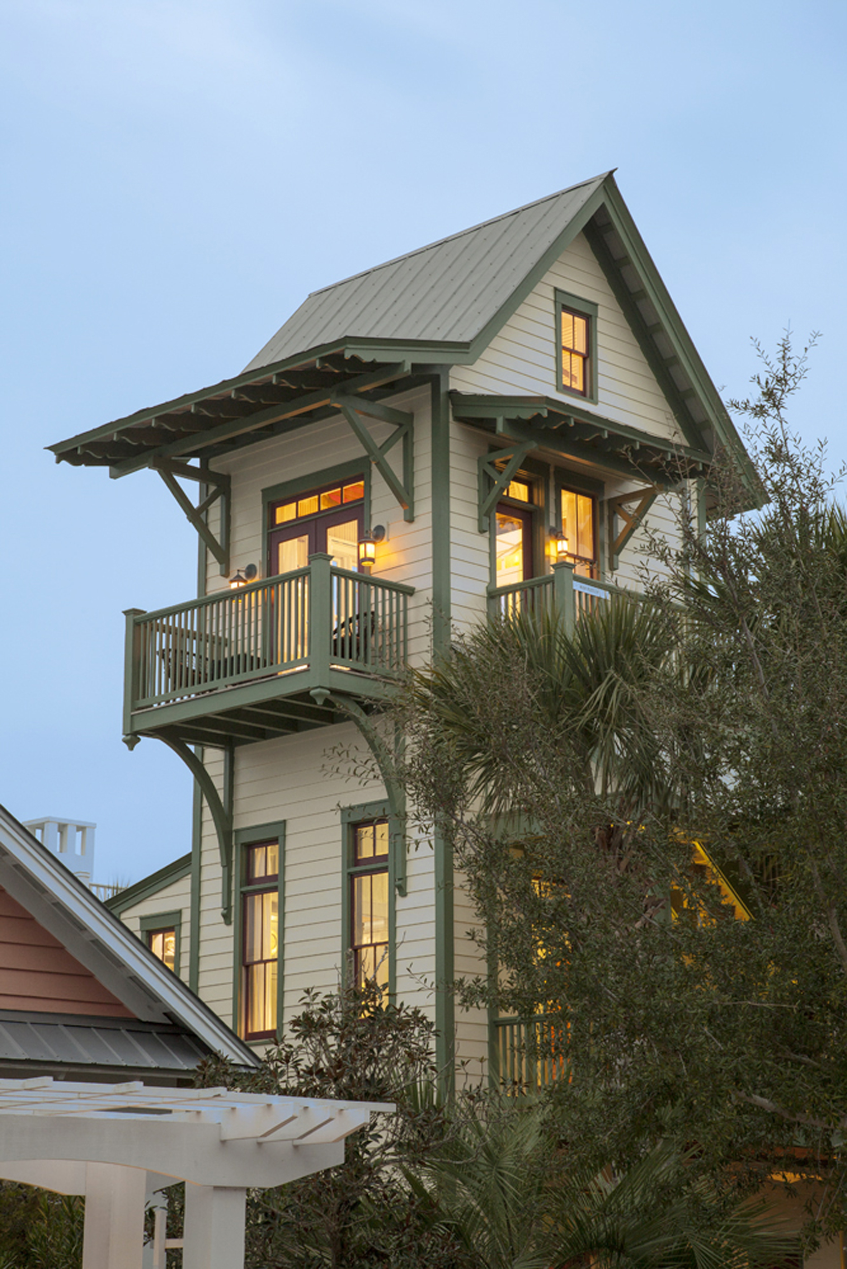 Seaside_Florida.Beach.Natchez_House.New_Urbanism.CNU.Courtyard.Walkable.Robert_Orr_&_Associates.Architecture.Landscape_Architecture.Urbanism.Guest_House.Oak_Creek_Annie.jpeg