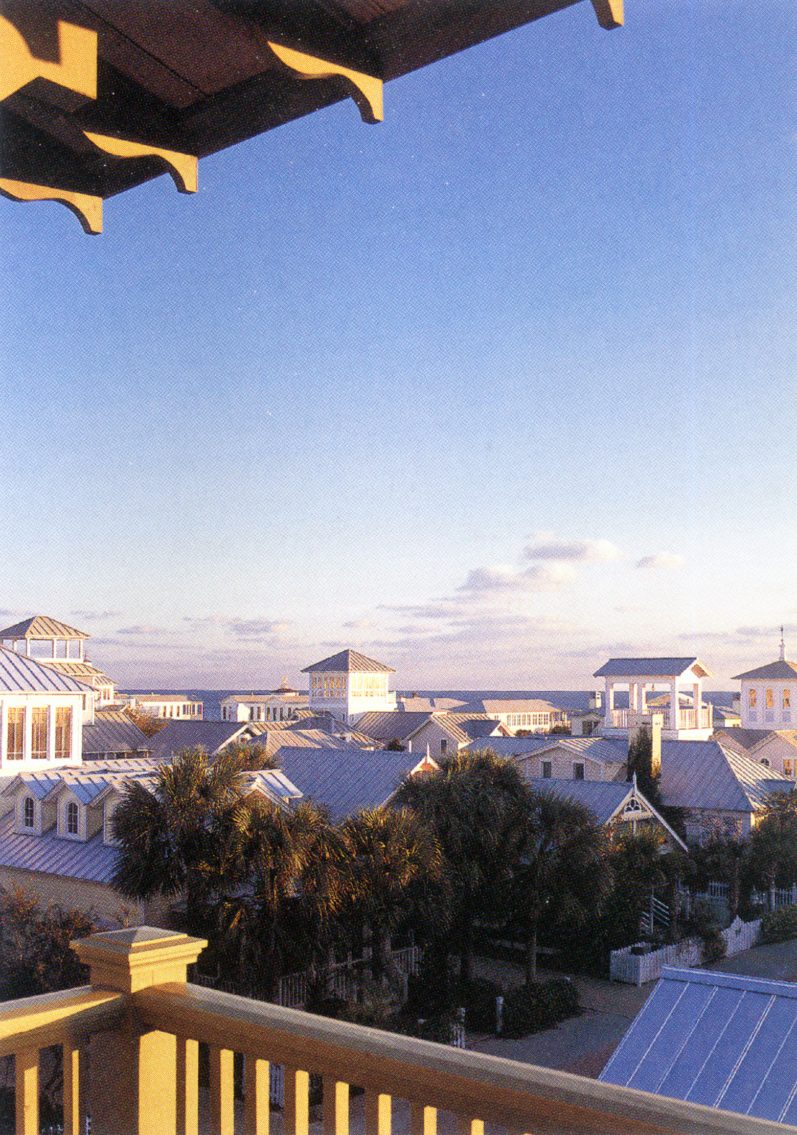Seaside_Florida.Beach.Natchez_House.New_Urbanism.CNU.Courtyard.Walkable.Robert_Orr_&_Associates.Architecture.Landscape_Architecture.Urbanism.High_Rustler_Porch.jpg