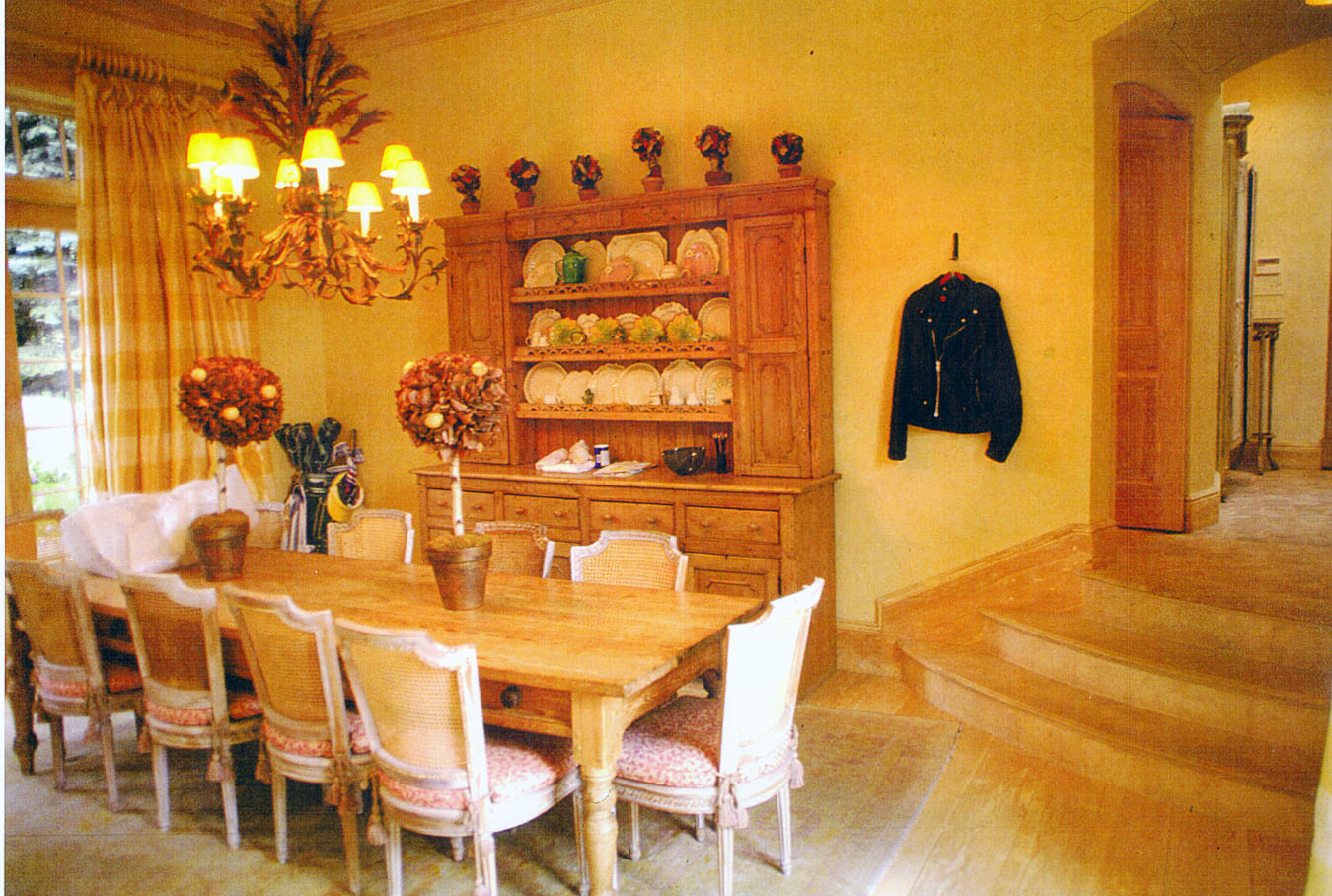 Vail.Colorado.Forbes.Ski_House.Robert_Orr_&_Associates.Architecture.Landscape_Architecture.Urbanism.Dining_Room.jpg