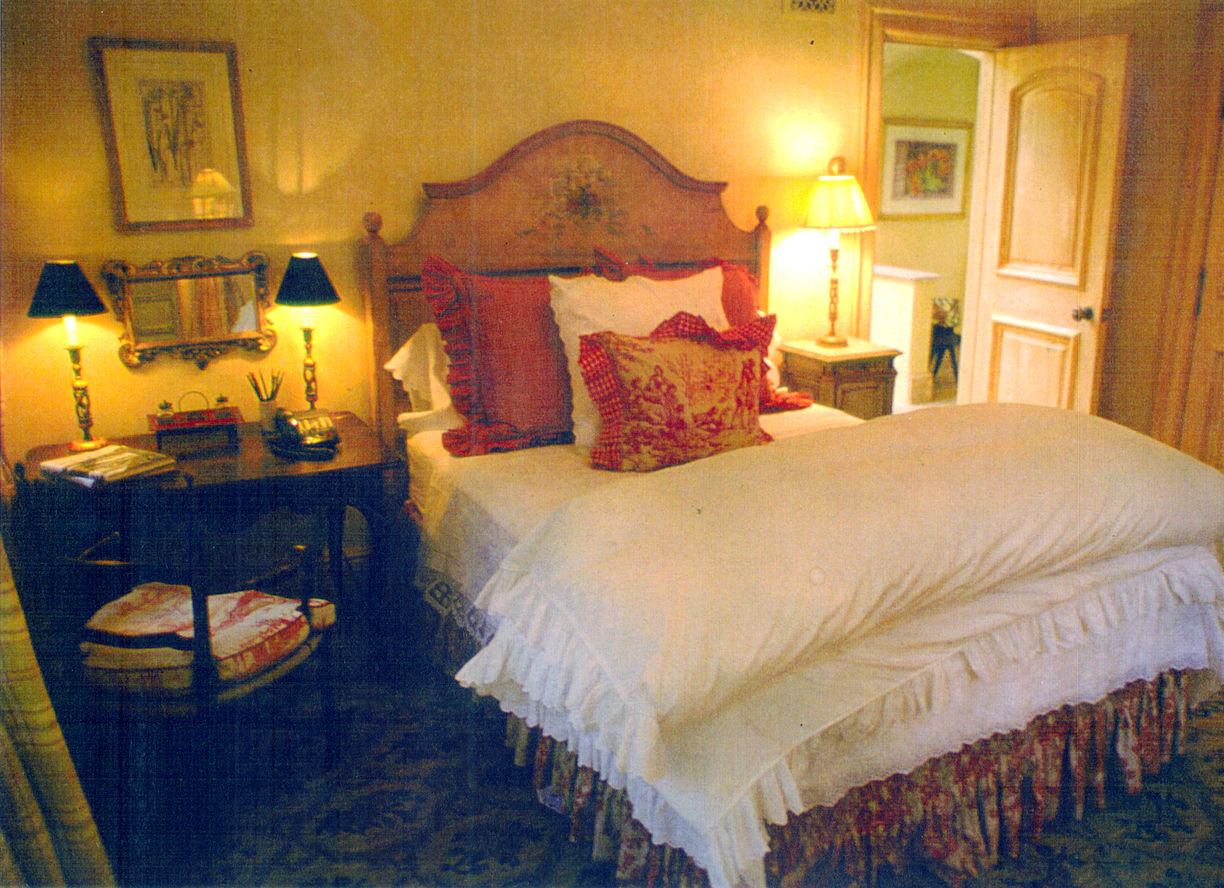 Vail.Colorado.Forbes.Ski_House.Robert_Orr_&_Associates.Architecture.Landscape_Architecture.Urbanism.Master_Bedroom.jpg