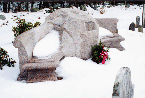 Beekley Memorial, Old Burying Ground, New Hartford, CT_FrontView.gif