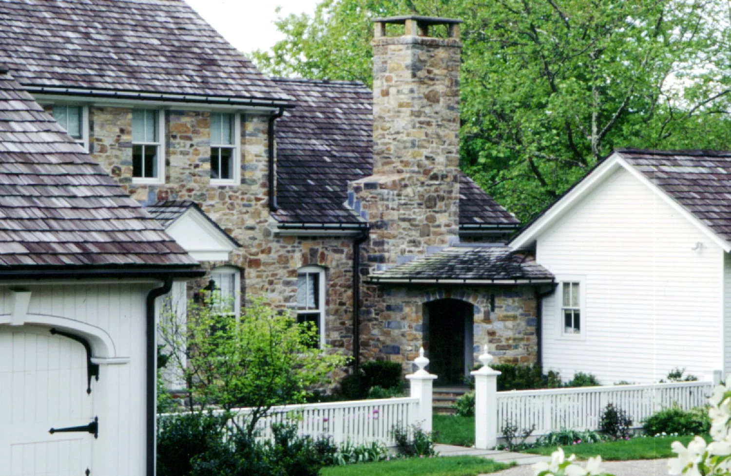 Mountainville.New_Jersey.Langone.Country_House_&_Garden.Robert_Orr_&_Associates.Architecture.Landscape_Architecture.New_Urbanism.Front_Courtyard_Grotto_Gate.jpg