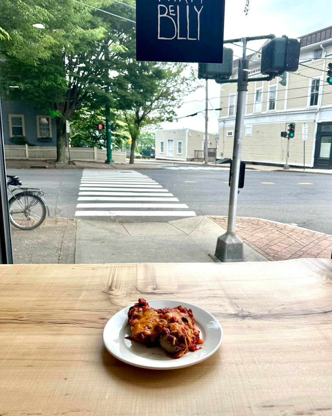 Today (Friday 5/30) is a good day for comfort food. Loaded baked potatoes with broccoli 🥦 and cheese 🧀 or chilli.  #comfortfood #specialoftheday #farmtotable #thefarmbellycafe #eatgoodfood #supportlocalbusiness #taters #spuds #bakedpotato