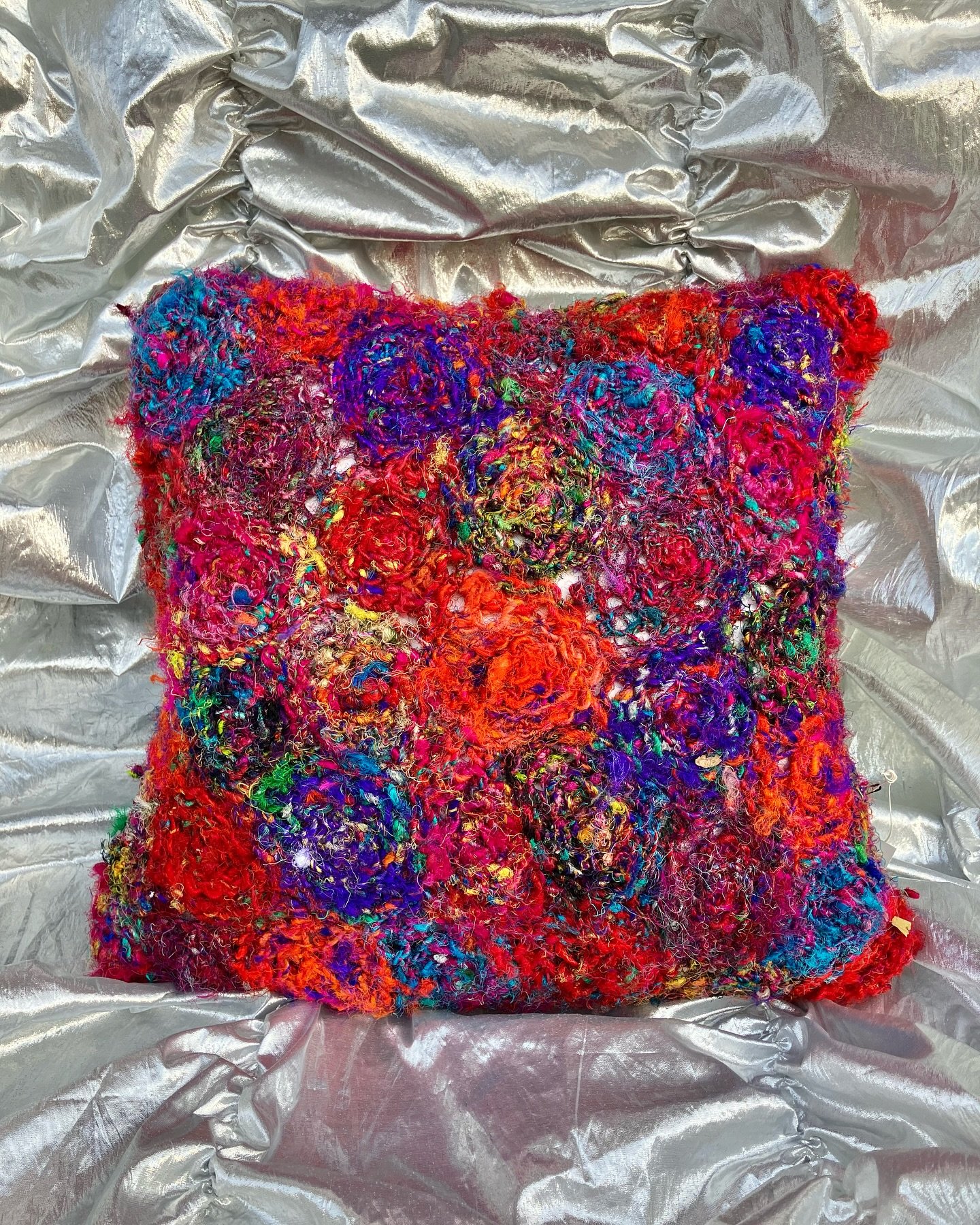 Moss🪩Pillow

Hand Crochet Recycled Sari Silk &amp; Vintage Buttons✨

🥂Always one of a kind~made to order now @lagoon.ny online &amp; in store