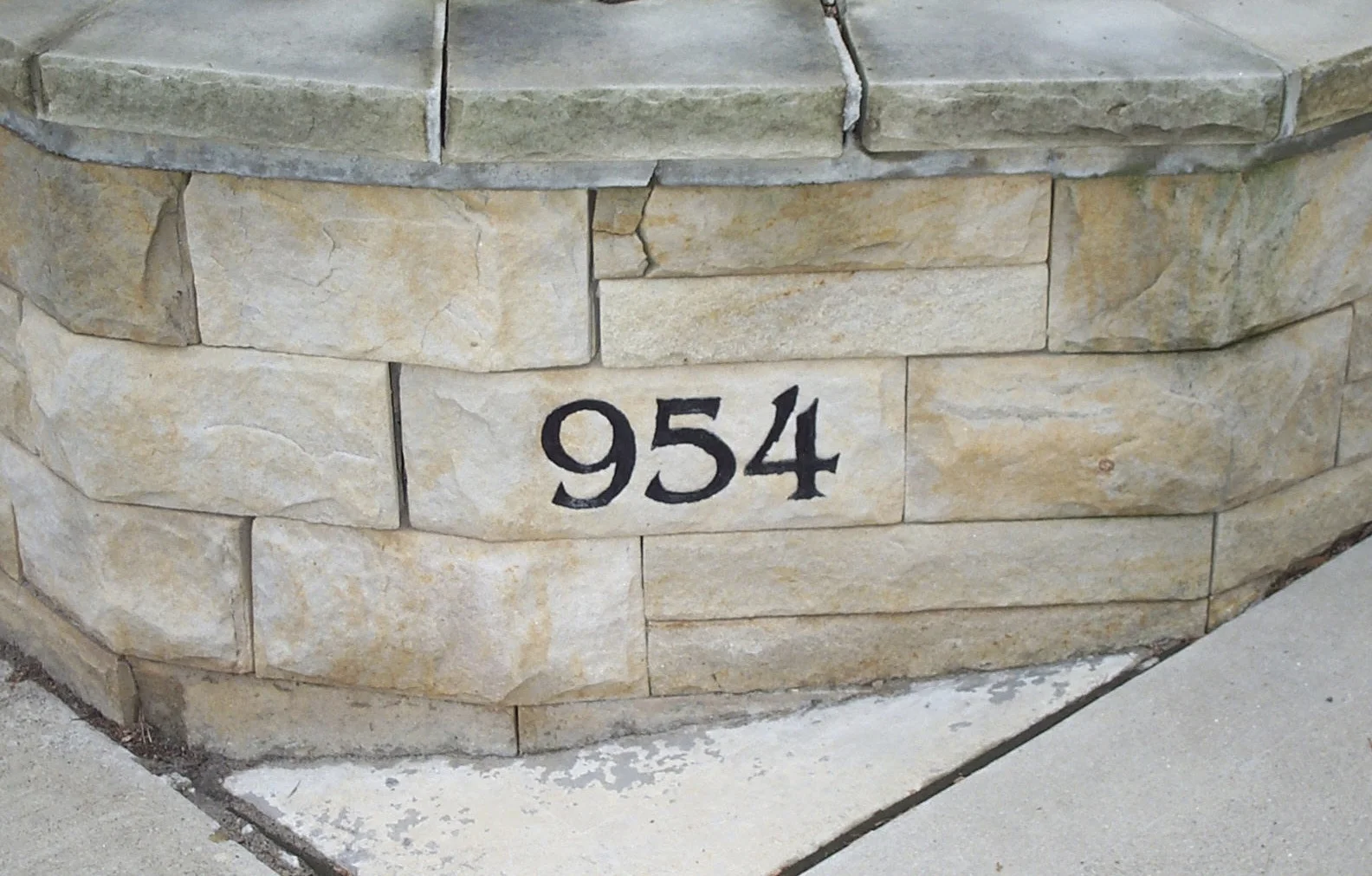 Number - in wall 954.jpg