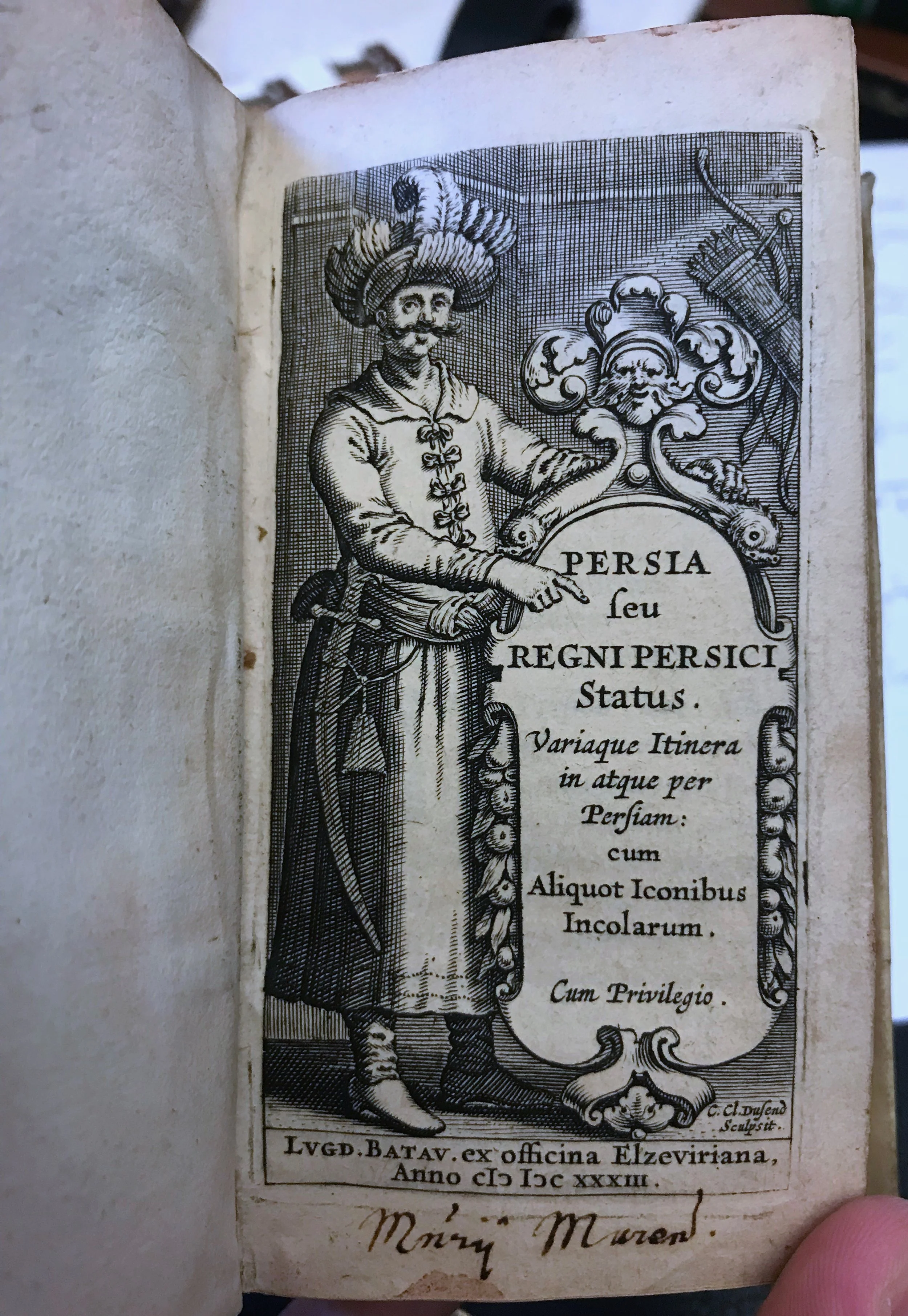 Note the ownership inscription at the bottom: "Mn'rÿ Muren."