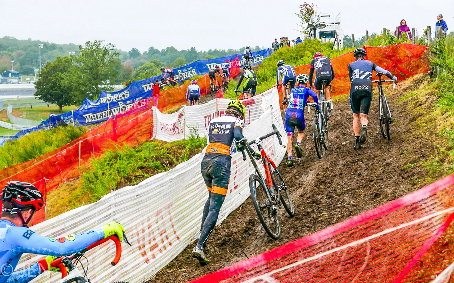 Embracing the elements at the 2016 KMC Cross Fest in Thompson, Conn. Jennifer Harvey