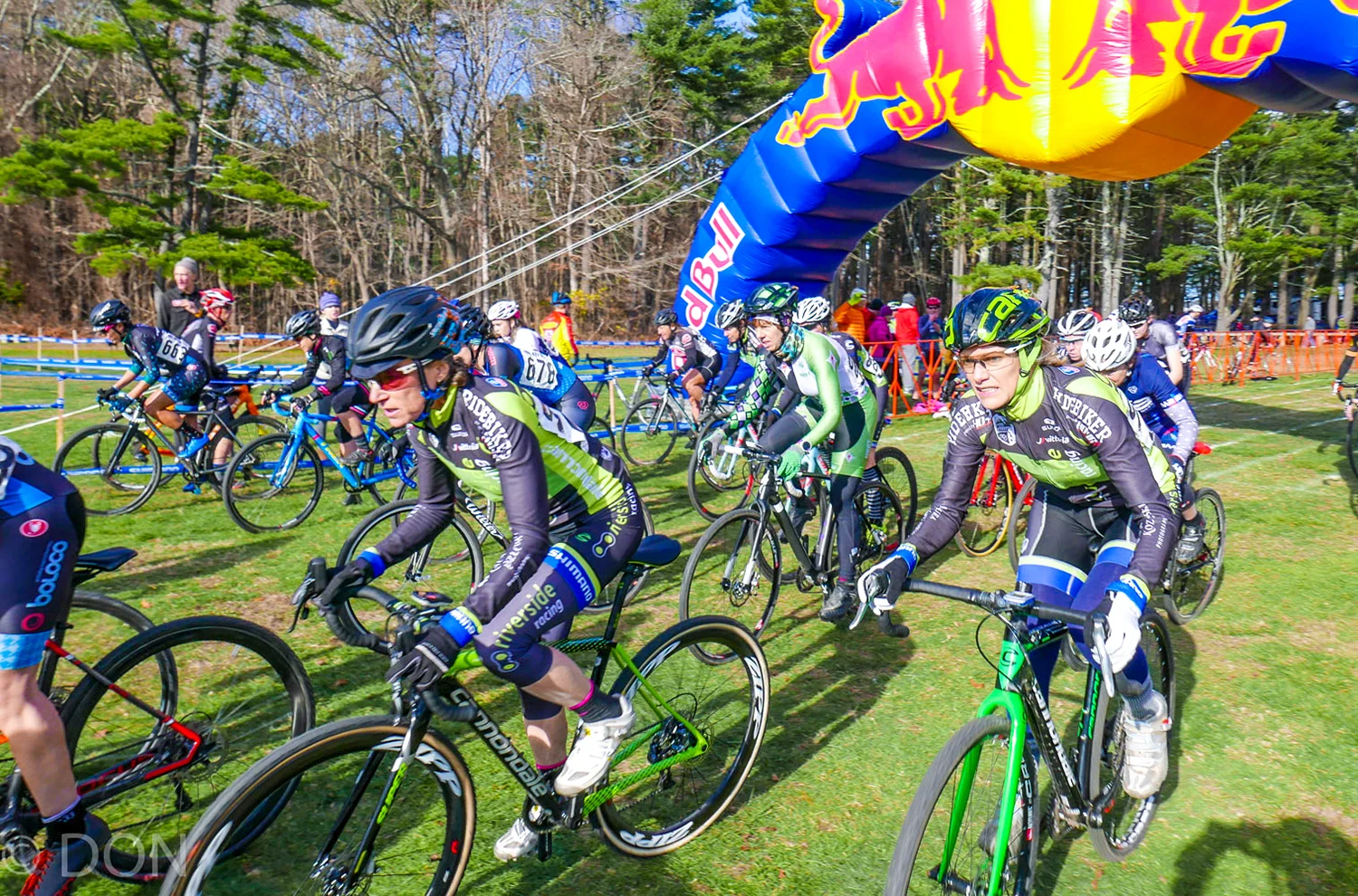 BICYCLING & MOUNTAIN BIKING