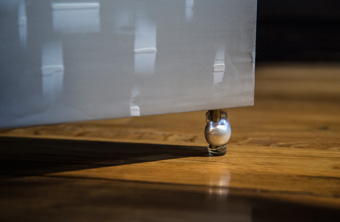 NES-Gallery-Paravent-Pearl-Foot.jpg