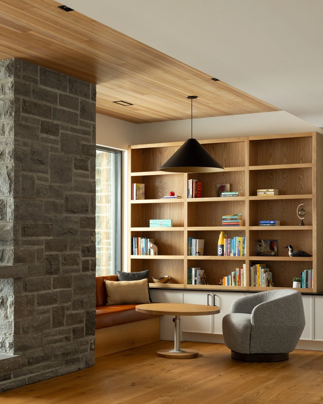 Thoughtful details and rich materials transformed this small alcove into a favorite reading nook. Opportunities are everywhere if you seek them.
[ Midland, Ontario | 5400 sf ]

&bull;
Interior Design + Build: @ihdbuild
Engineering: @quantumeng
Photo:
