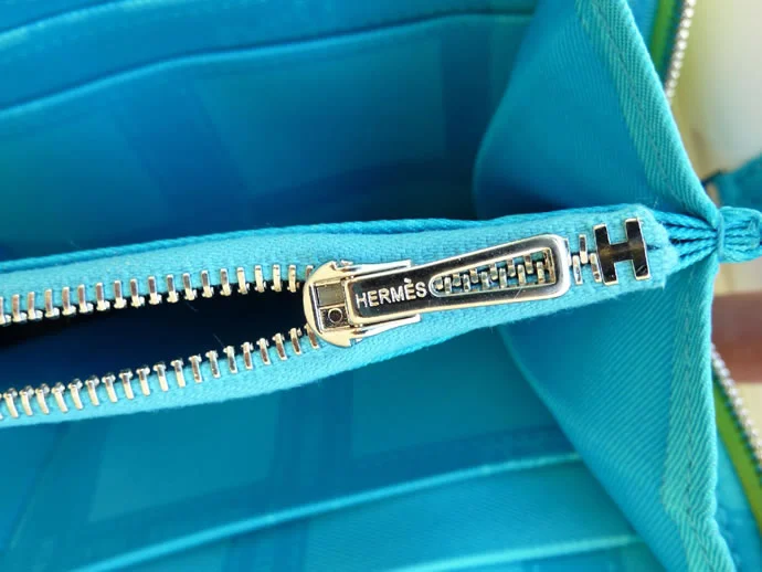 Hermès Avrupa'da fermuarın patentini alıp çantalarda kullanan ilk marka