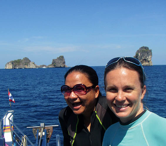 Lindsay (left) and her research assistant, Top (right). Lindsay Aylesworth/Project Seahorse