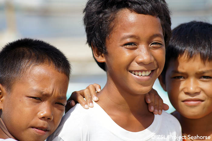 Smiling faces. Photo: Chai Apale/Project Seahorse