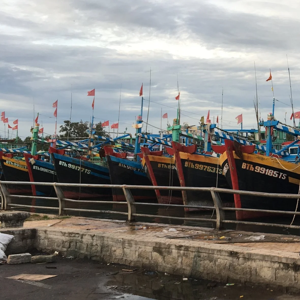Trawl boats lined up along the harbor of Phan Thiet, Binh Thuan Province. Photo by Do Huu Hoang.