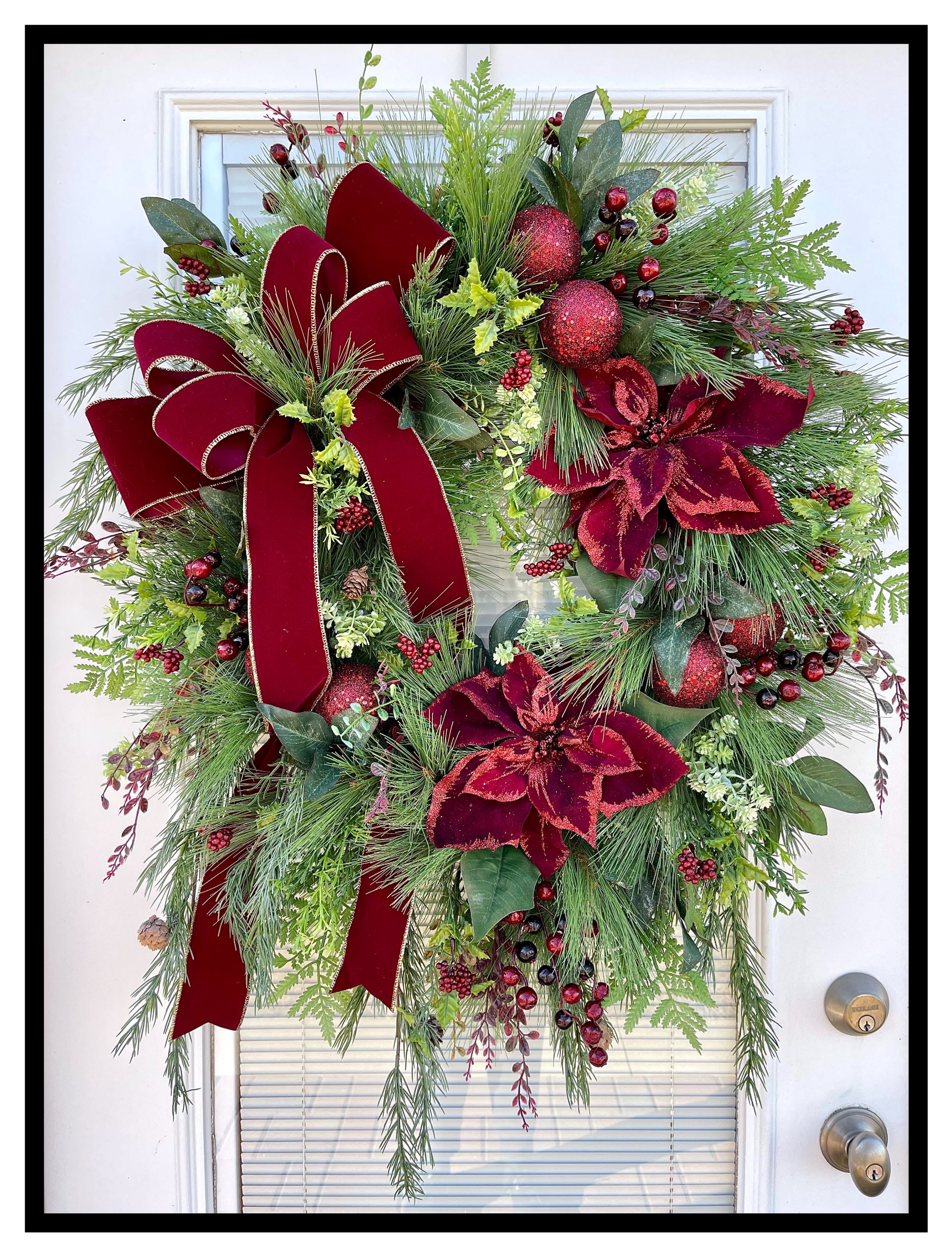 Christmas Door Swags | Elegant Christmas Wreaths | Holiday Decorations ...