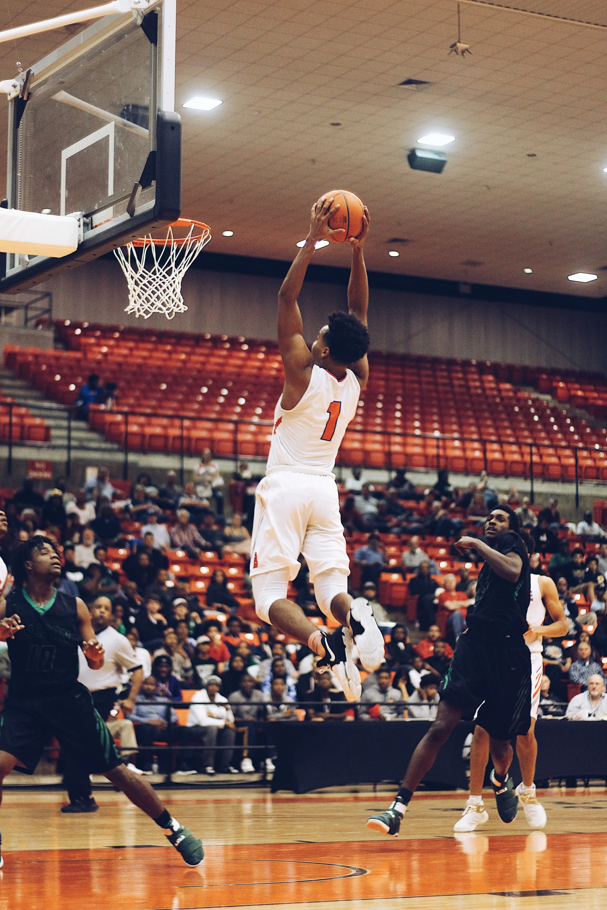 Hoop Dreams: A Look Into Dallas HS Basketball with Christian Simon