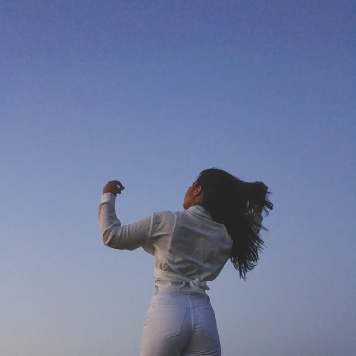 JVSMINE delivers serenading sounds on his new delightful single, "Let Go"