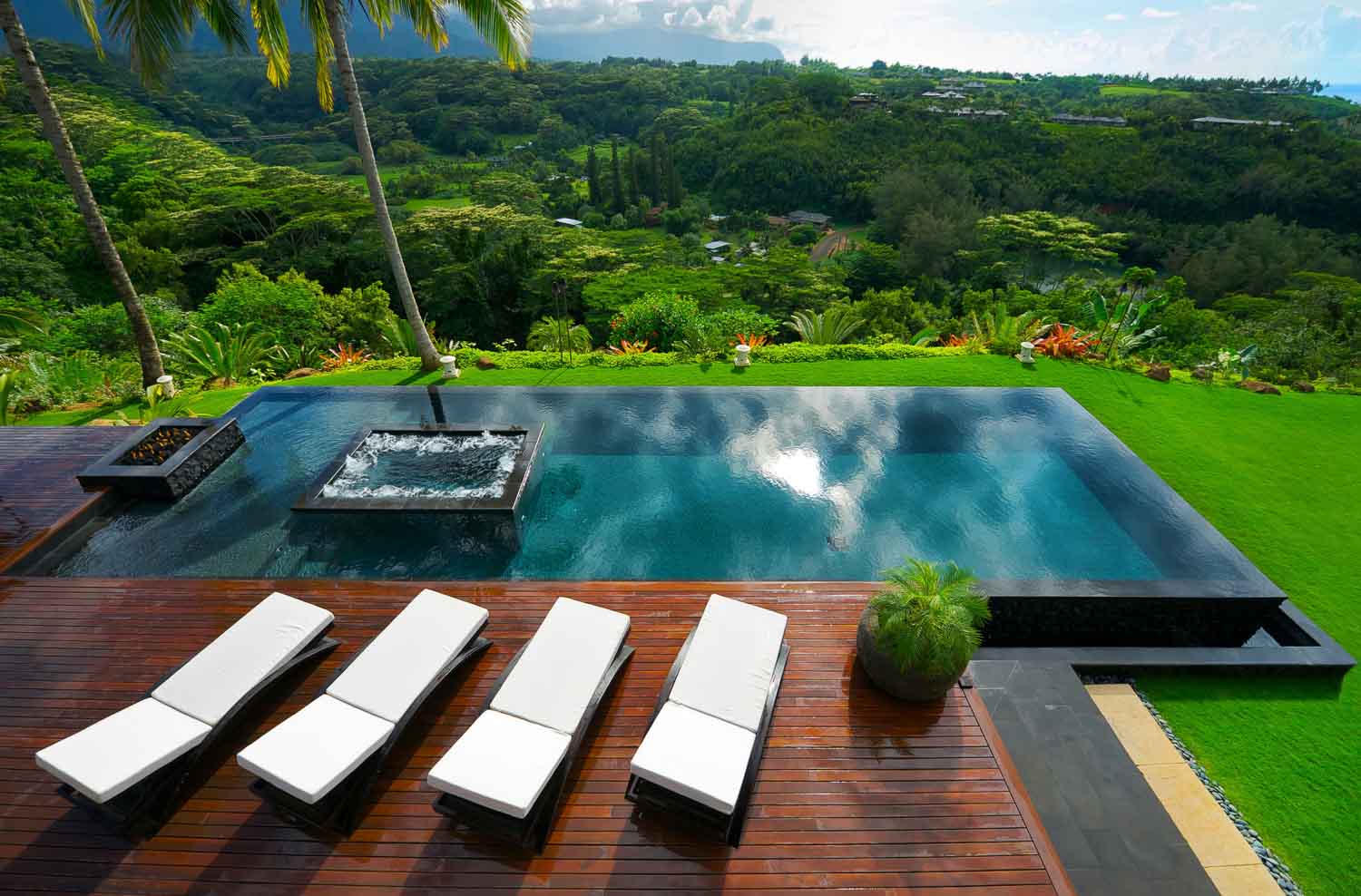 12_EP-003_INFINITY POOL AND SPA_web.jpg
