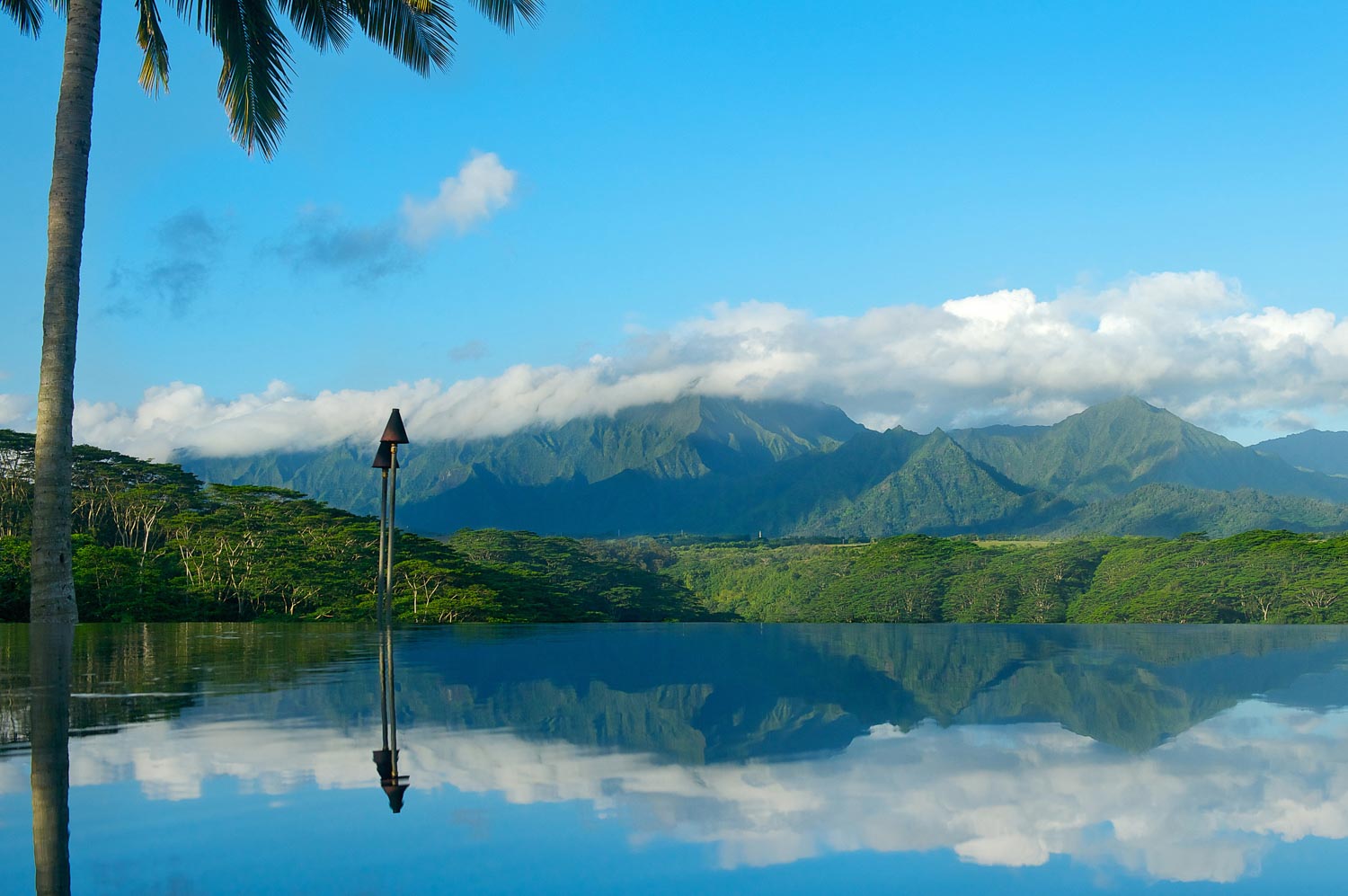 15_EP-004_MOUNTAIN REFLECTION IN POOL_web.jpg