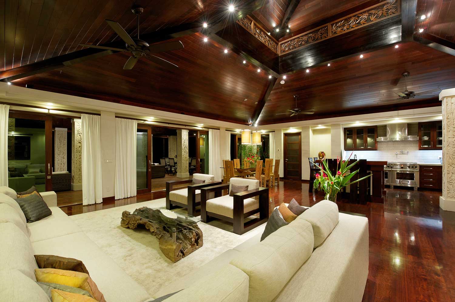 25_IG-001_GREAT ROOM LIVING AREA_web.jpg