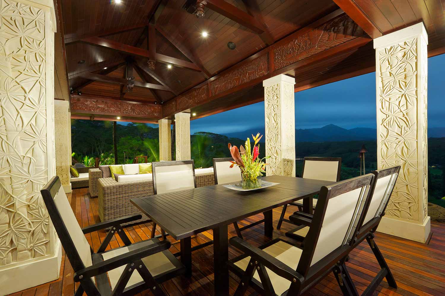 20_EP-002_GRAND LANAI DINING_web.jpg