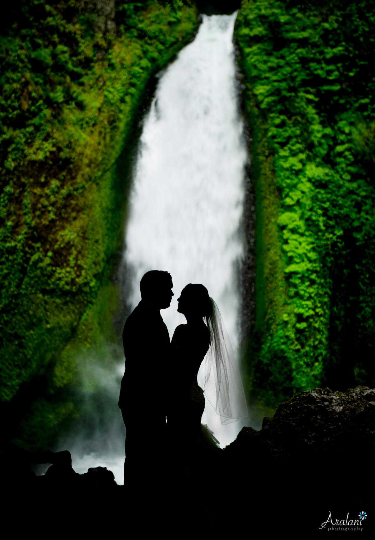 Wahclella_Falls_Elopement0025.jpg