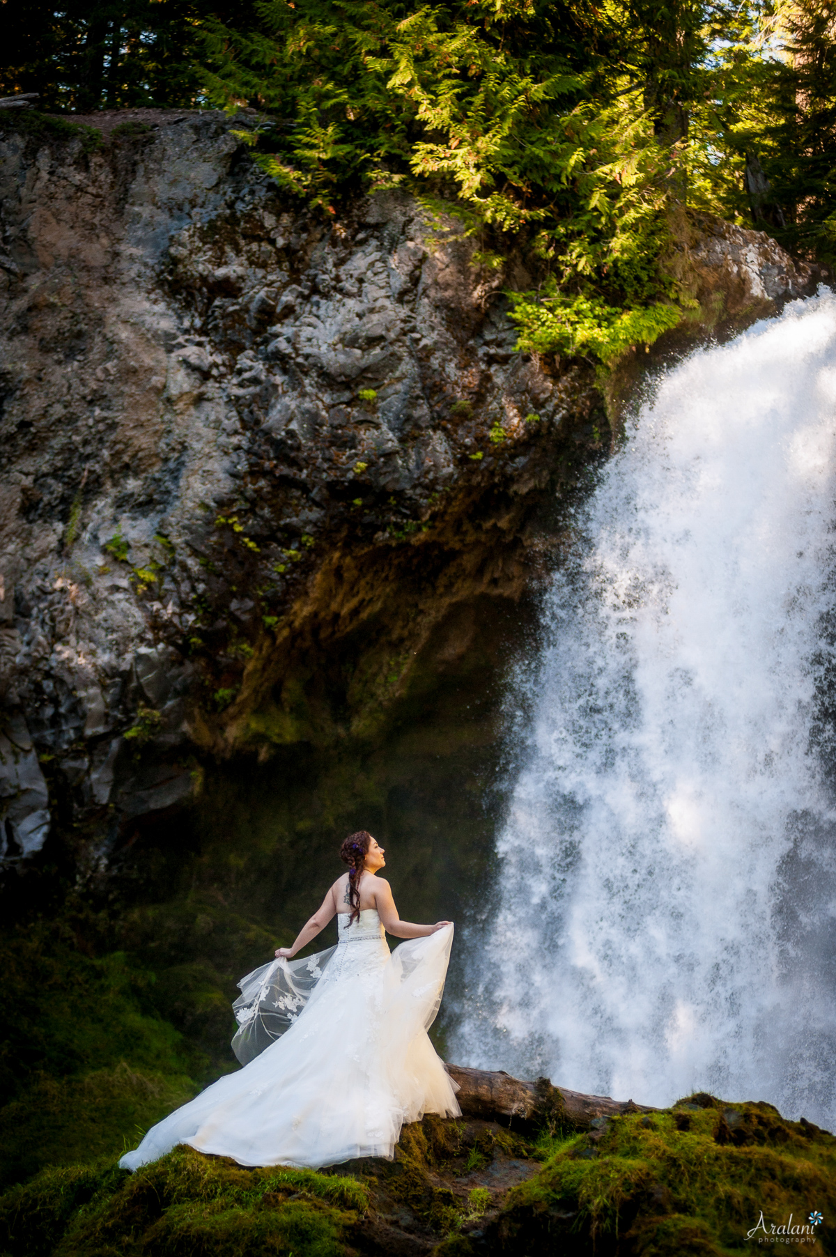 Sahalie_Falls_Waterfall_Wedding0009.jpg