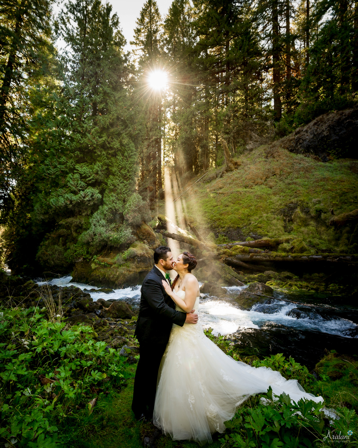 Sahalie_Falls_Waterfall_Wedding0012.jpg