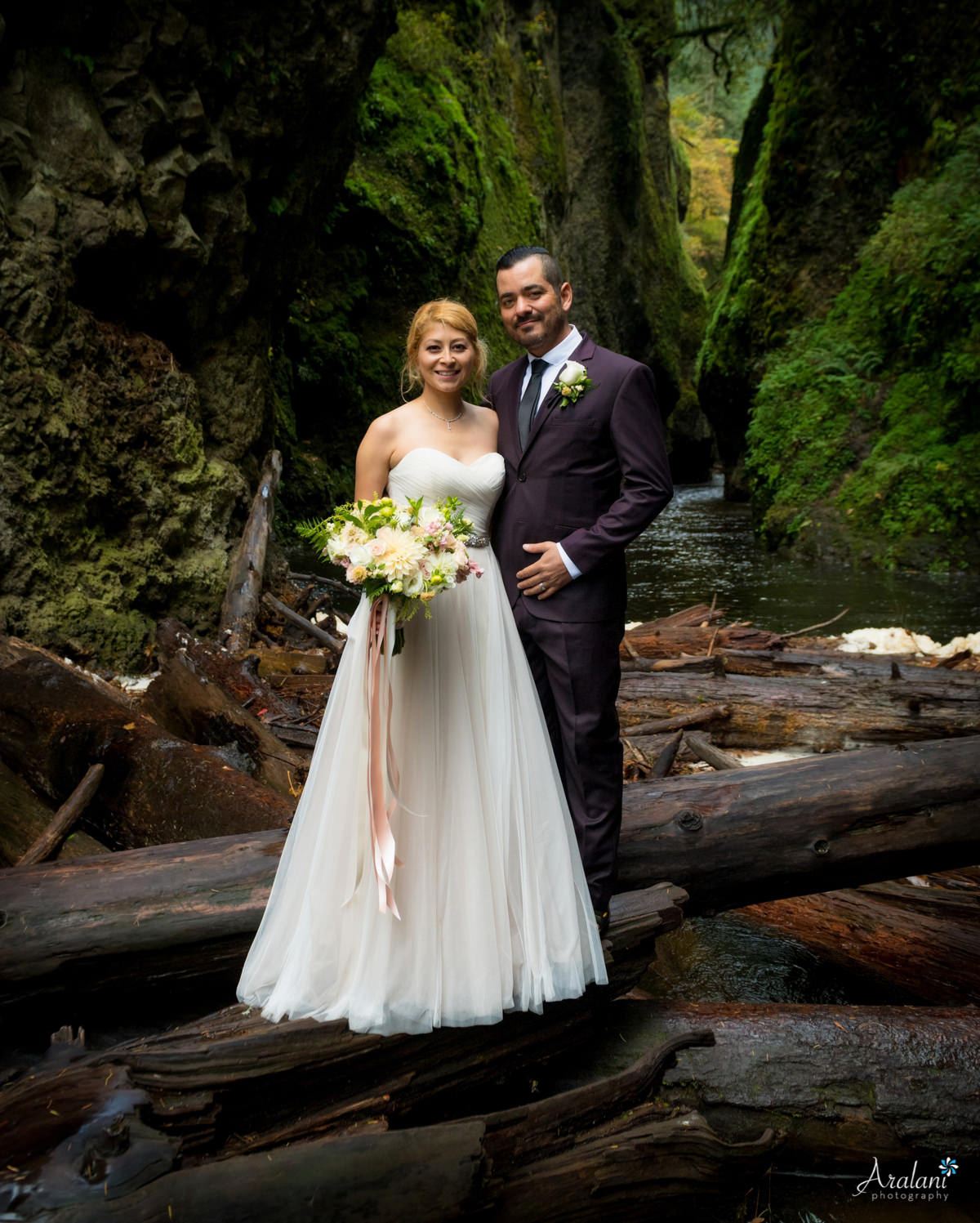 Oneonta_Gorge_Elopement016.jpg