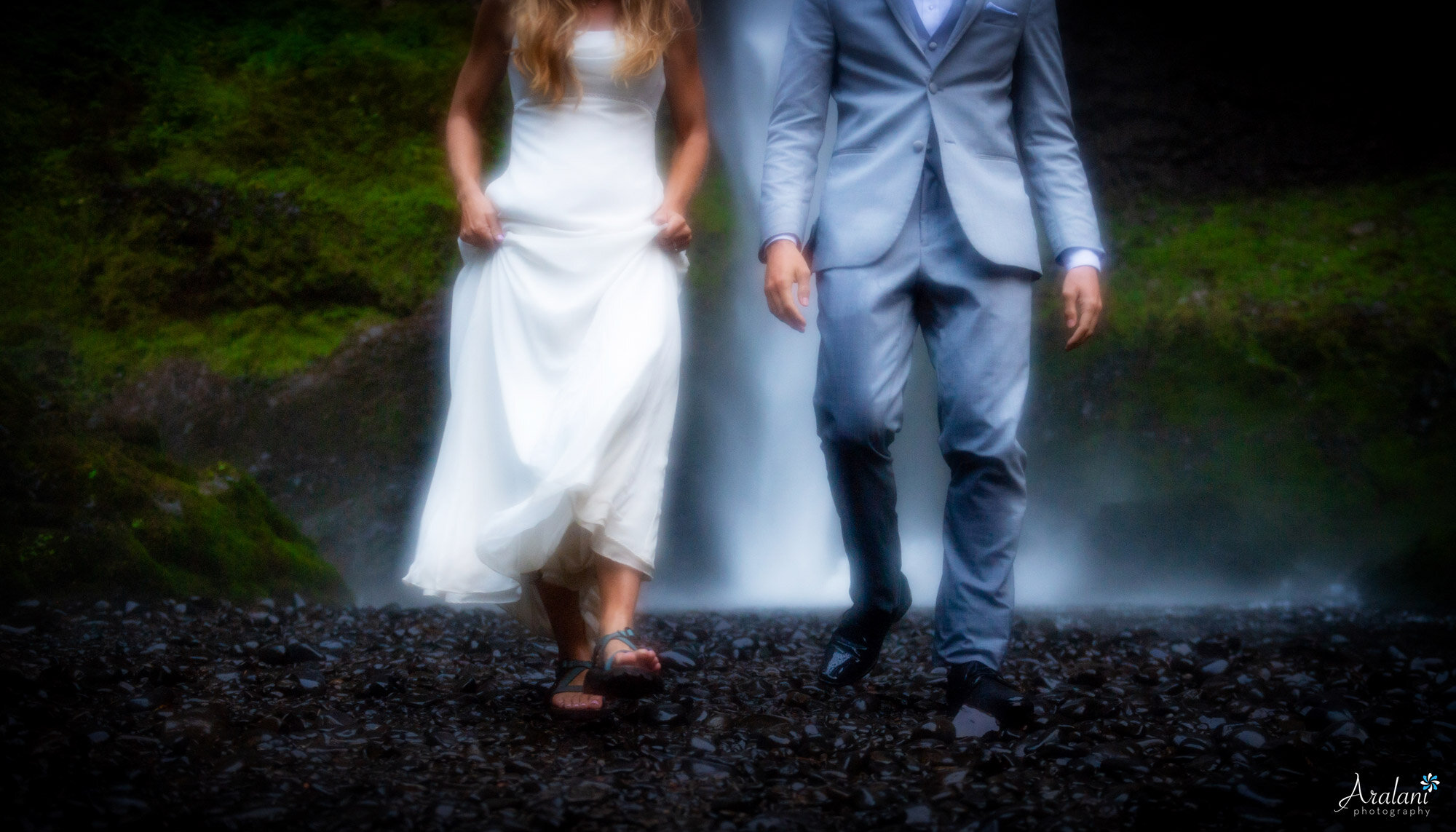 Courtney-Jimmy-037-Columbia-River-Gorge-Government-Cove-Latourell-Falls-Oregon-Wedding-Elopement-Photographer-Aralani-Photography-Courtney_Jimmy_W0253.jpg