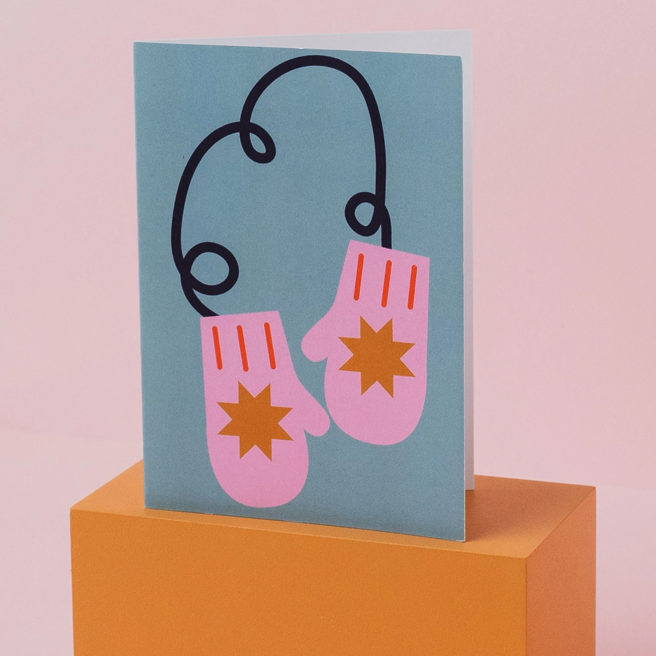 SuzieWinsorStudio-xmascard-mittens_open.jpg