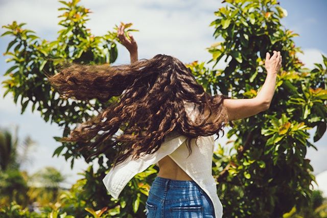 Don&rsquo;t get so stuck surviving that you forget to live.

__
📸: @whitebalance__  featuring 4/5 of my lil plant babies (yep, those are my avocado trees grown from organic seeds I&rsquo;ve collected over the last 1.5 years... don&rsquo;t even get m