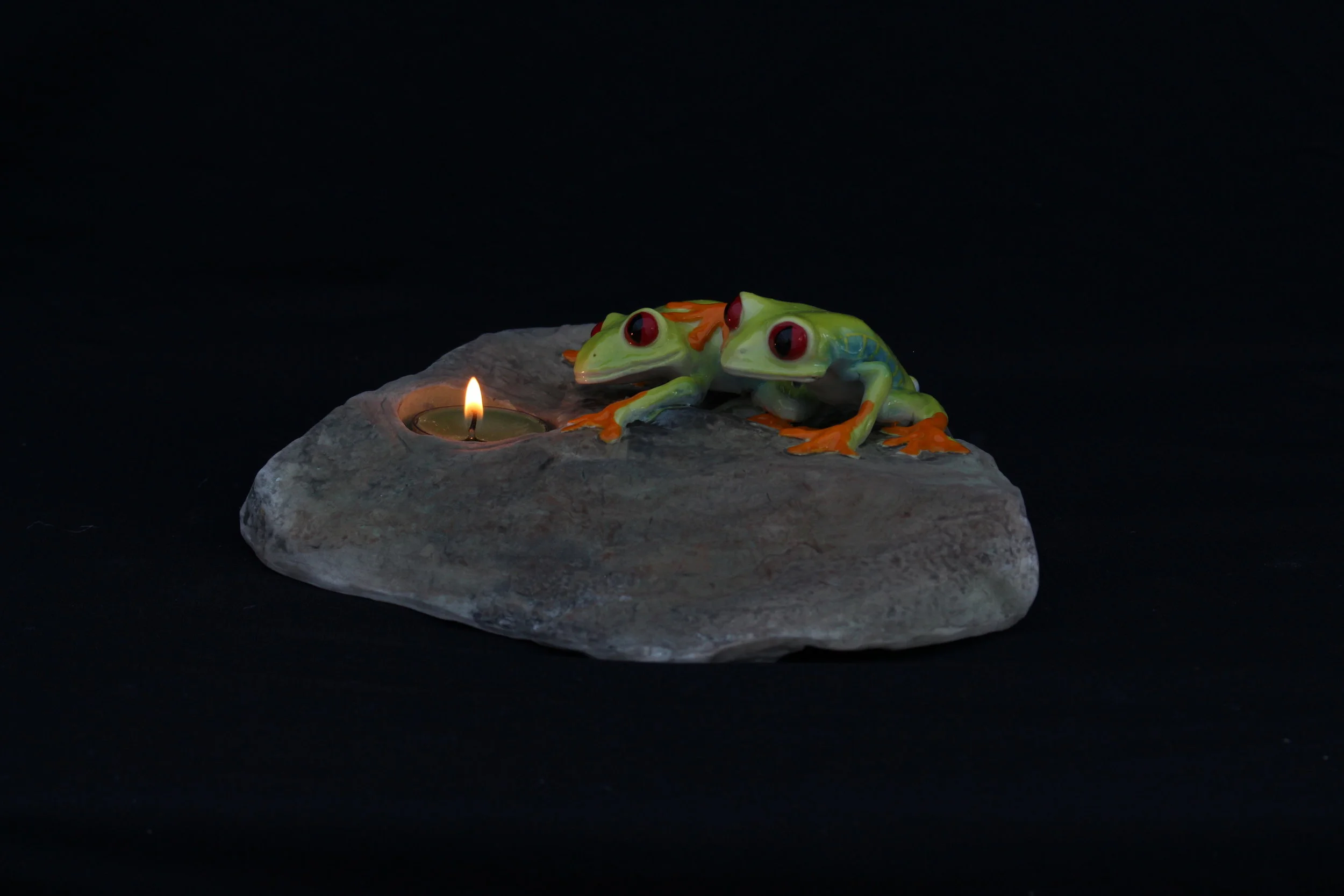 Frog candle.JPG