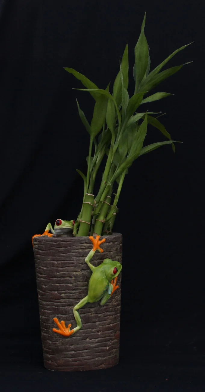 Frog duo vase brn.JPG