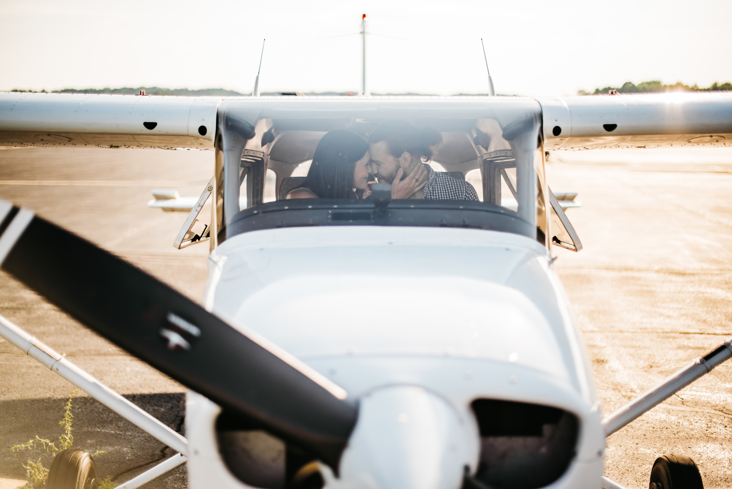 Pittsburgh_airplane_engagement_session014.jpg