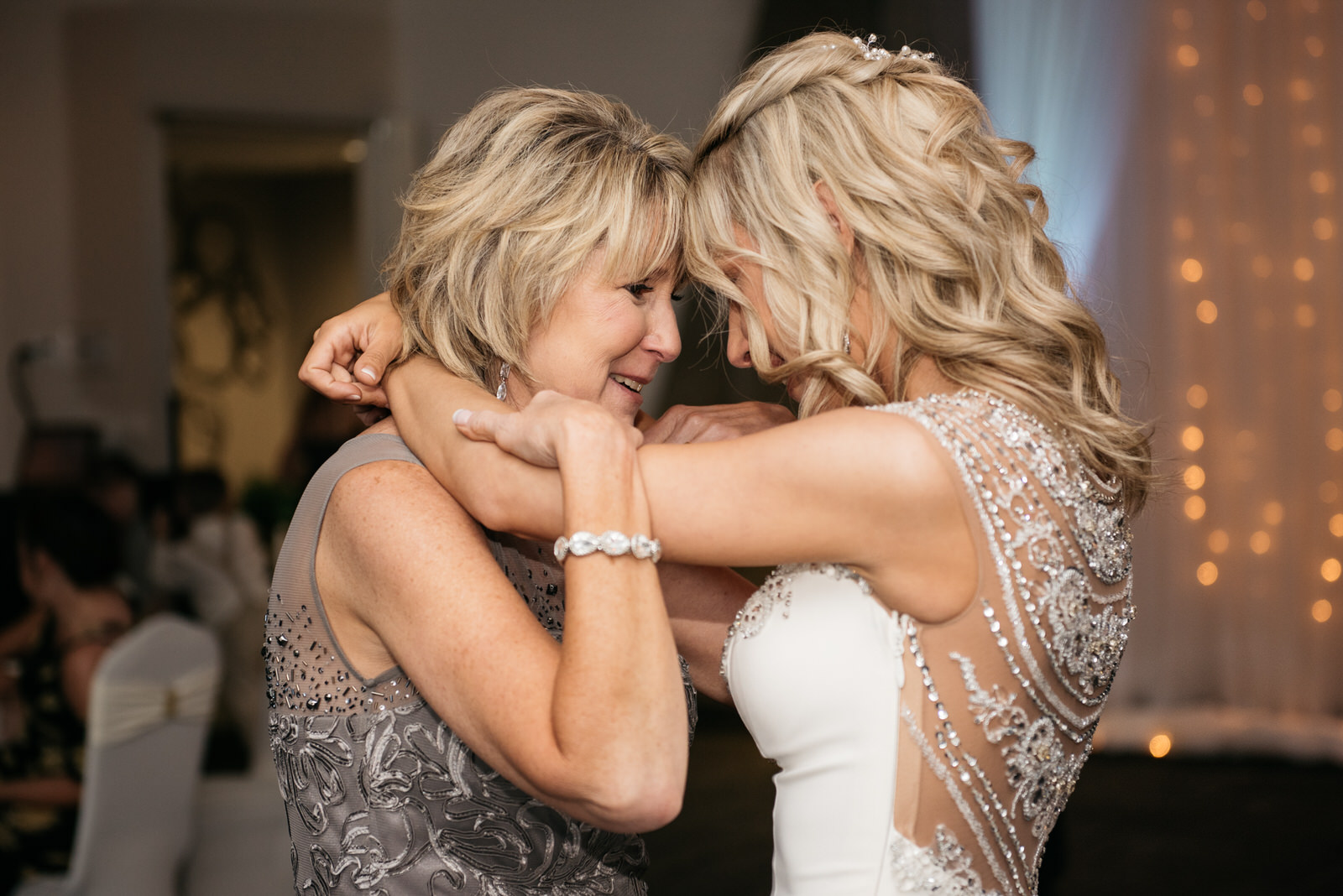 Sunset_Room_Wedding_Photos_087.jpg