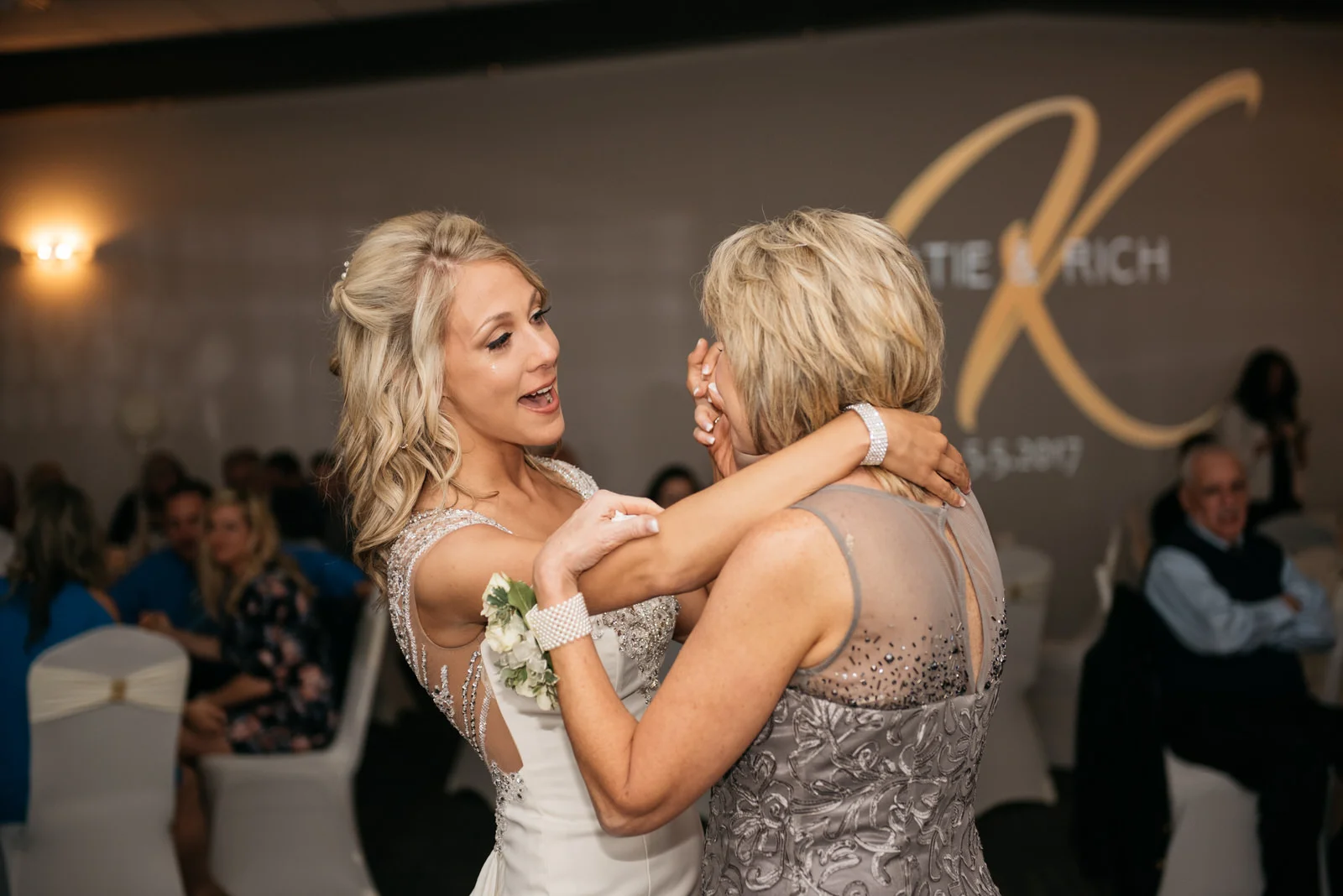 Sunset_Room_Wedding_Photos_084.jpg
