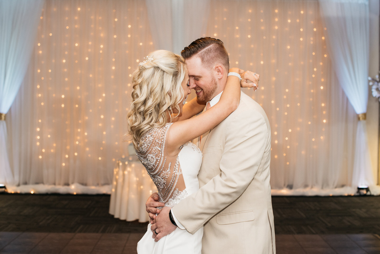 Sunset_Room_Wedding_Photos_014.jpg