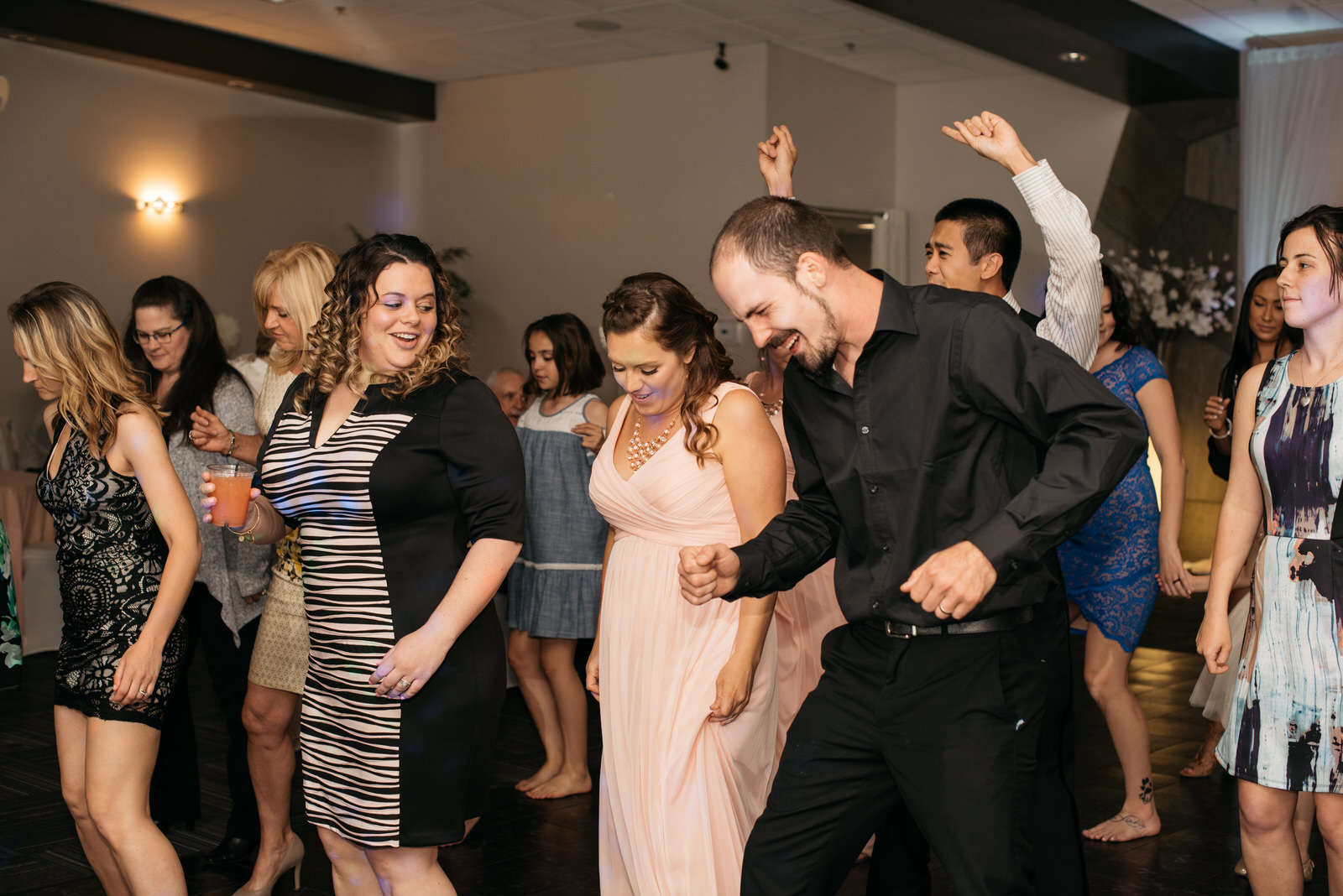 Sunset_Room_Wedding_Photos_017.jpg