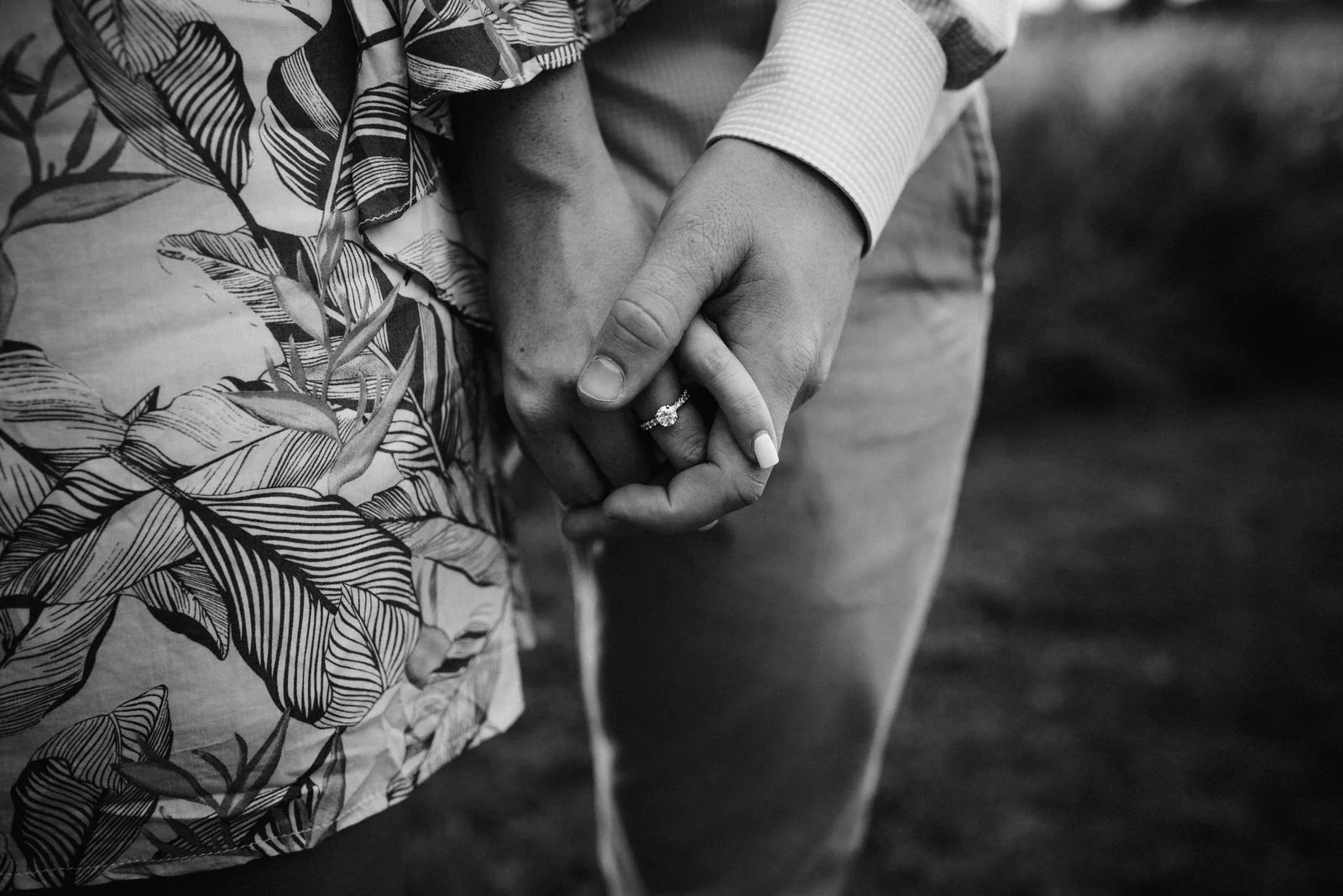 engagement_field_session_western_pa_engagement_photographer_011.jpg