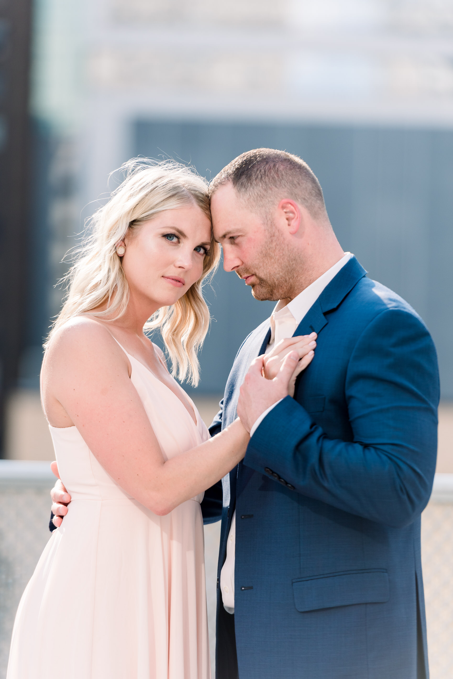 downtown-pittsburgh-rooftop-engagement-session-ashley-reed-photography0.jpg